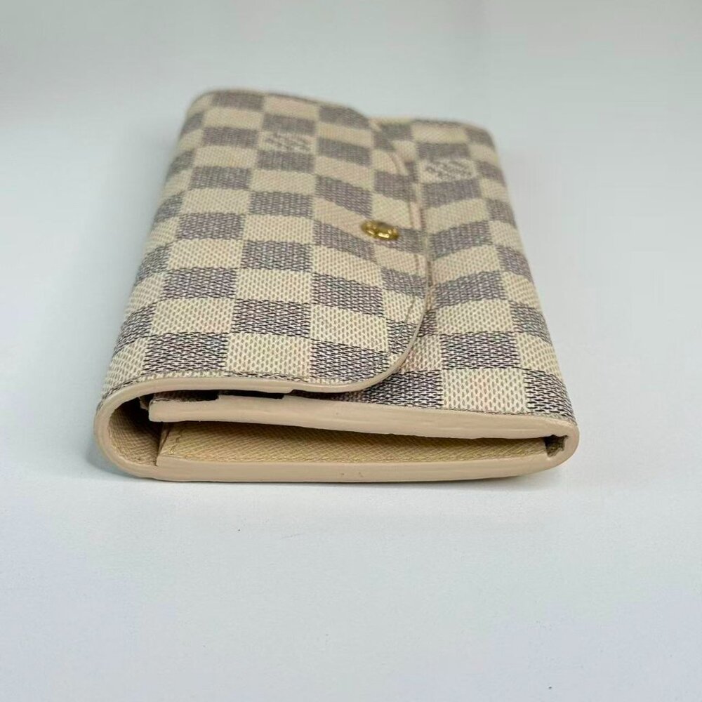 Louis Vuitton Damier Azur Wallet Classic Checkered Design with Gold Tone Clasp - Picture 4 of 8